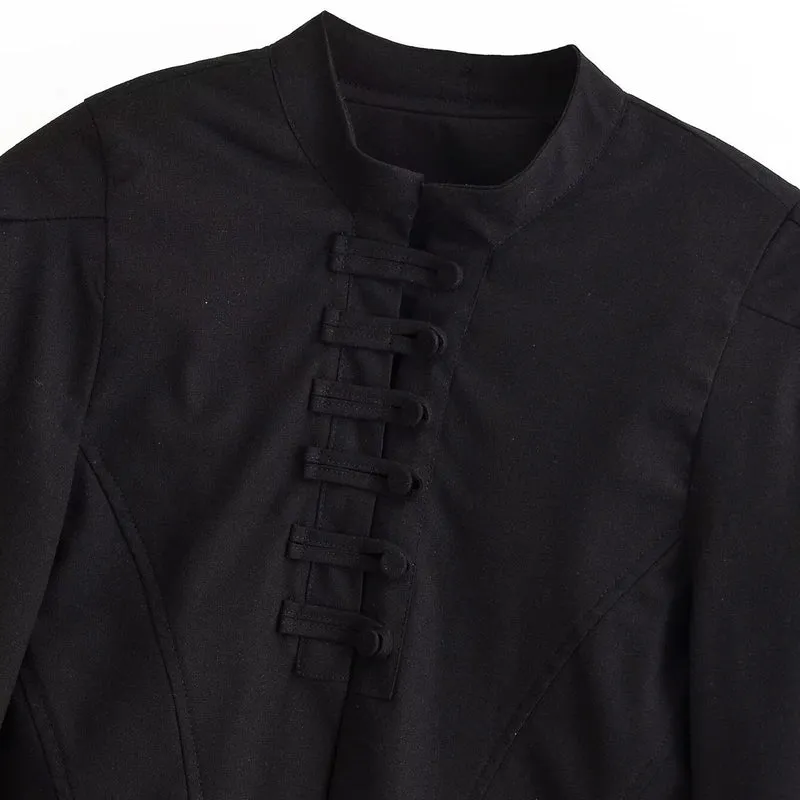 Damen kurz taillierte Jacke mit Stehkragen und dekorativer Schlaufenleiste Nord Taschen