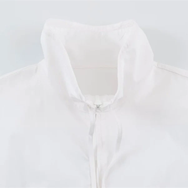 Damen Leichte taillierbare Windjacke mit Stehkragen, Tunnelzug und Ballonärmeln Nord Taschen