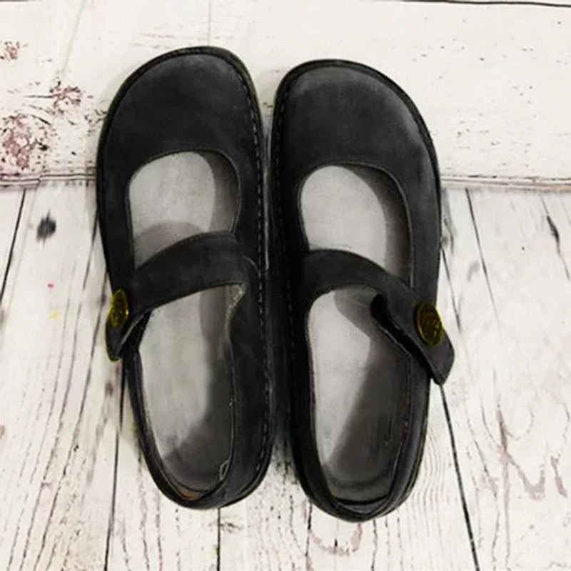 Elegante Damenschuhe mit Dekorationen