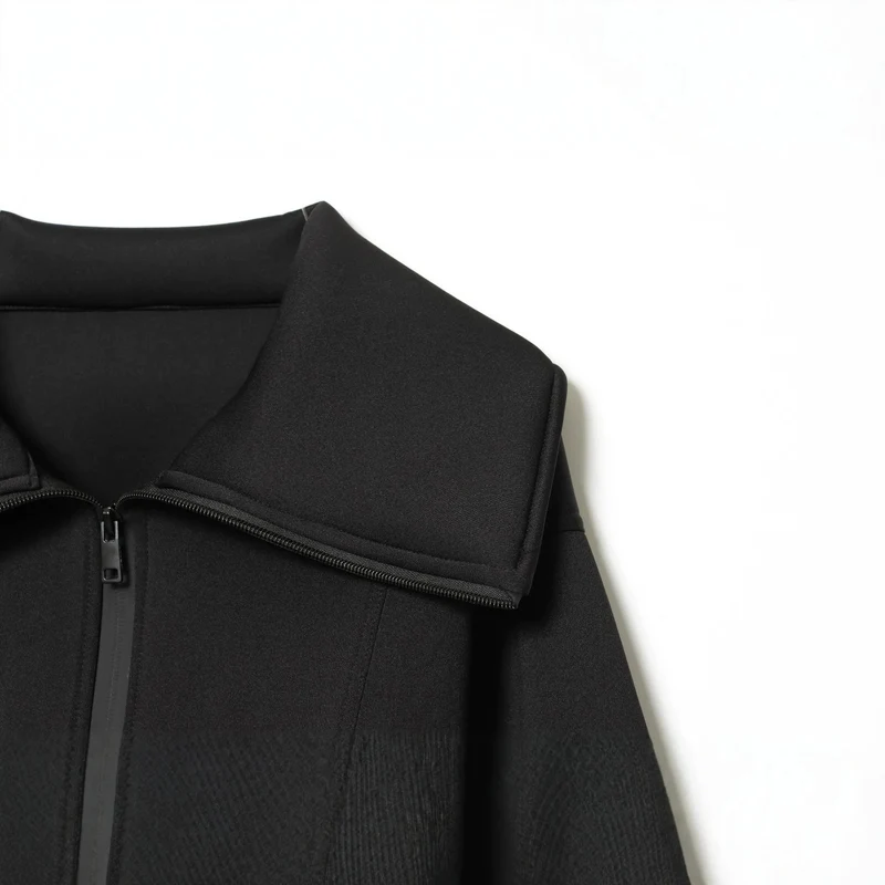 Damen Gekürzte strukturierte Jacke im Neopren‑Look mit weitem Schalkragen Nord Taschen