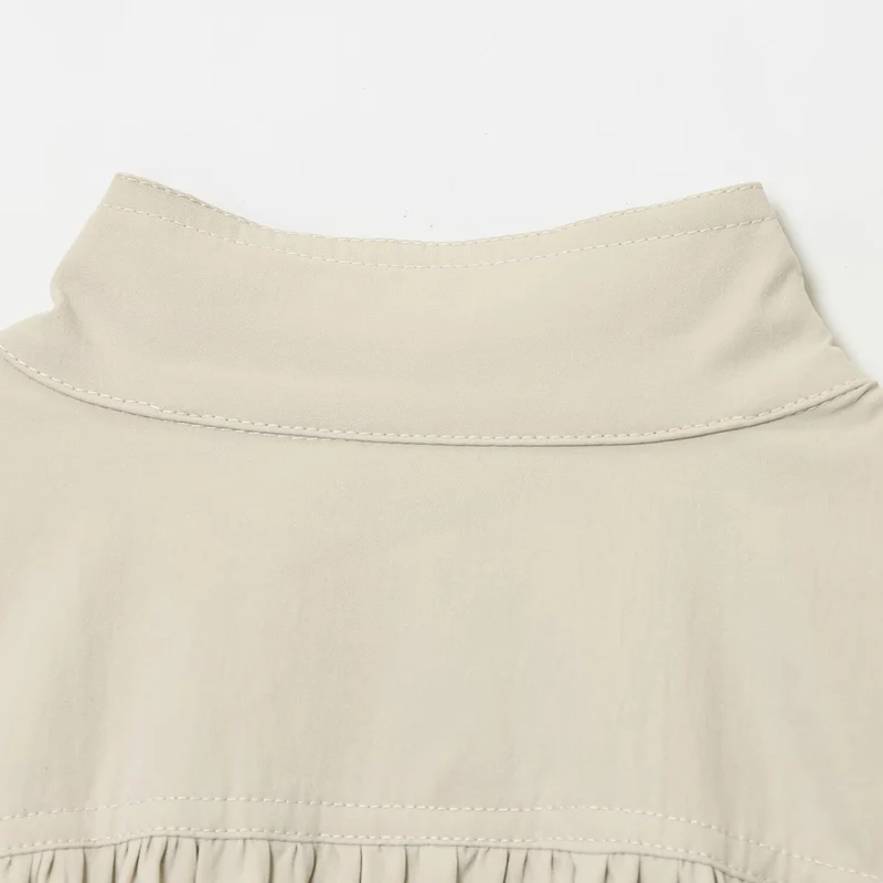 Damen Voluminöse Cropped-Bluse mit Stehkragen, Raffungen und elastischem Saum Nord Taschen