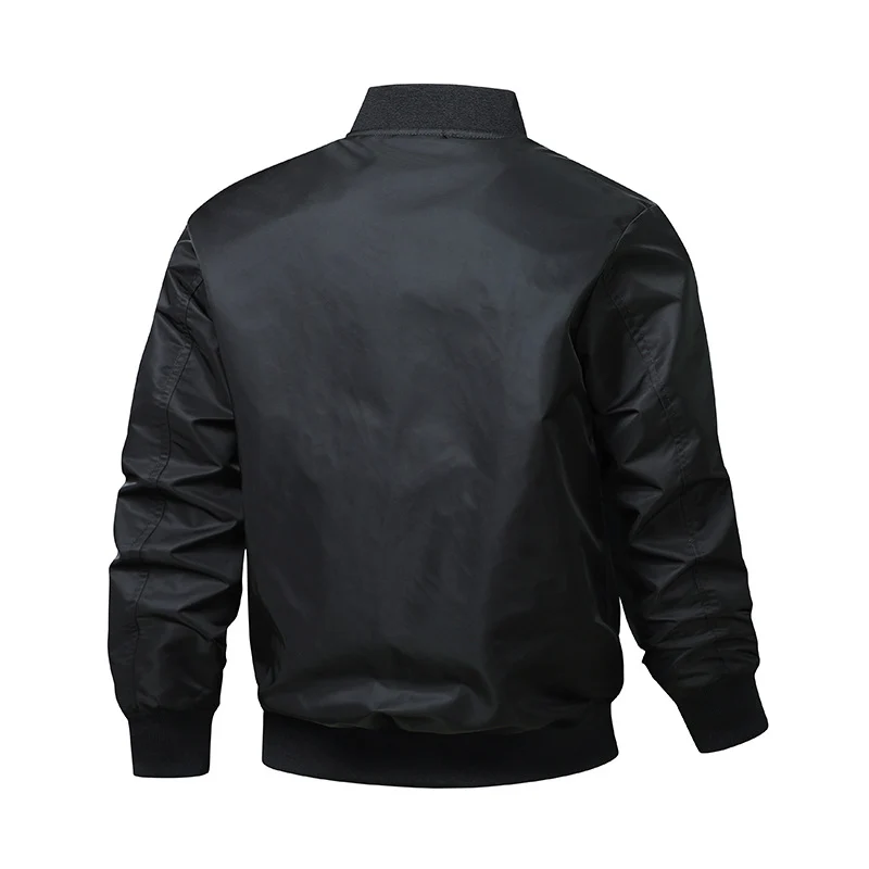 Herren Urbaner Nylon-Bomber mit Utility-Ärmeltasche und leichter Thermoisolierung Nord Taschen