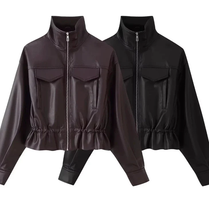 Damen gekürzte Kunstlederjacke mit Stehkragen, Reißverschluss und taillierendem Smok Nord Taschen