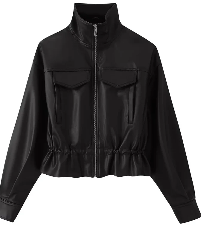 Damen gekürzte Kunstlederjacke mit Stehkragen, Reißverschluss und taillierendem Smok Nord Taschen
