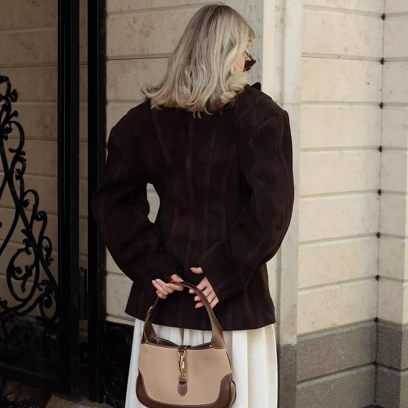 Damen Taillierter Velours‑Imitatblazer mit Doppelreiher und Pattentaschen Nord Taschen