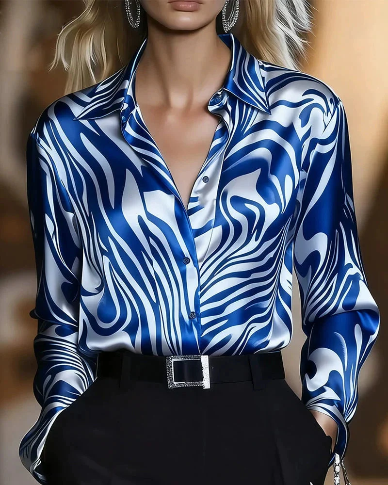 Damen Seidenbluse mit modernem Wellenmuster