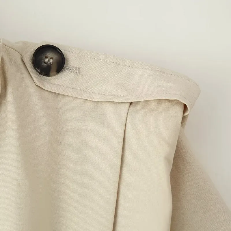 Damen Kurzjacke im Trenchstil, doppeltreihig mit hohem Stehkragen und Taillensmock Nord Taschen