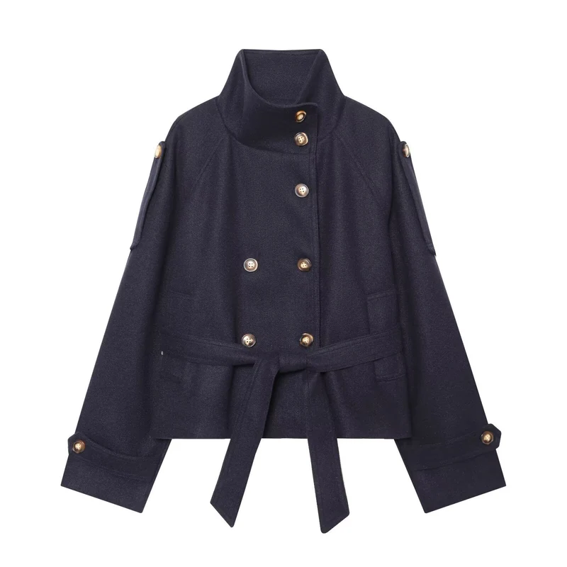 Damen Kurzjacke im Boxy-Cut mit hohem Stehkragen, Taillengürtel und Zierknopfleiste Nord Taschen