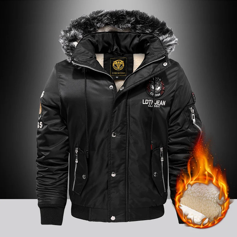 Herren Gepolsterte Bomberjacke mit Teddyfutter, Kunstfellkapuze und Abzeichen Nord Taschen
