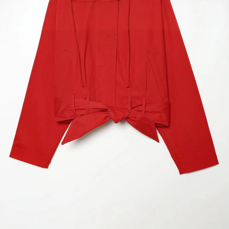 Damen Cropped‑Trenchjacke mit Tunnelzug, Knotenbindegürtel und markantem Stehkragen Nord Taschen