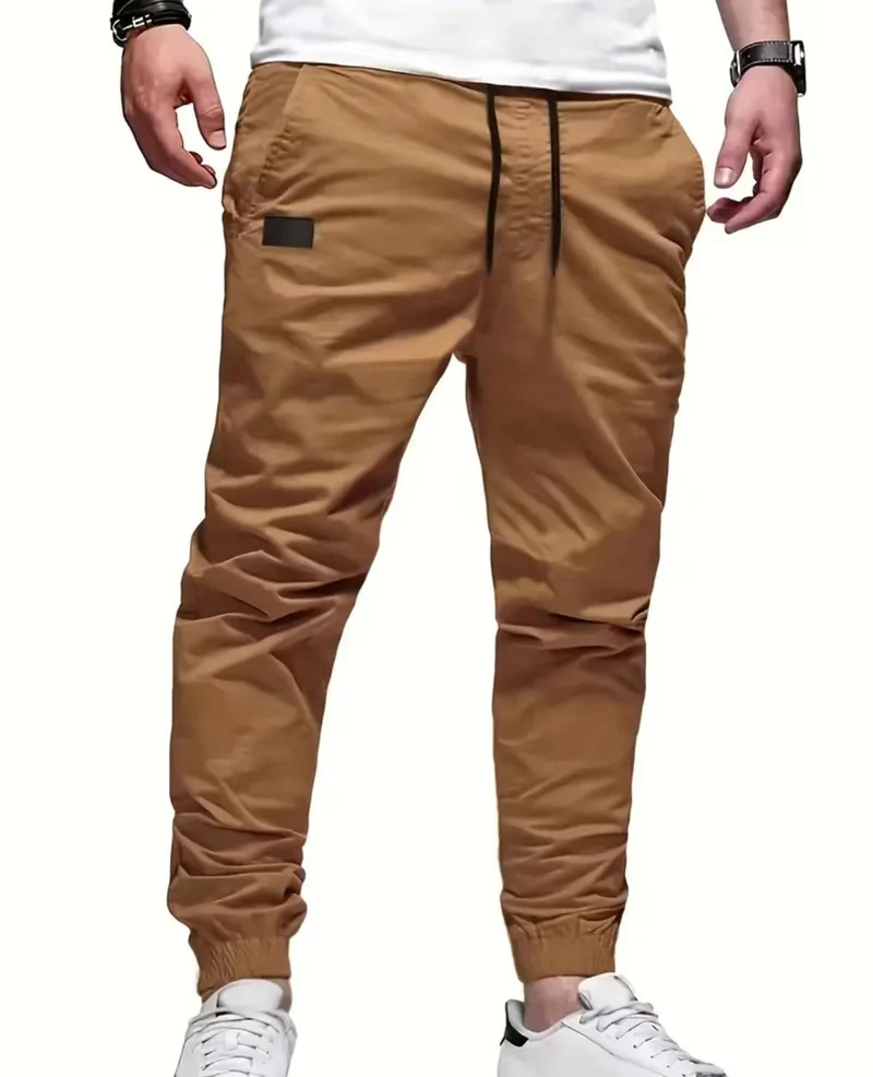 Herren urbaner tapered Twill-Jogger mit elastischem Knöchelabschluss Kordelbund und diskreter Utility-Tasche Nord Taschen