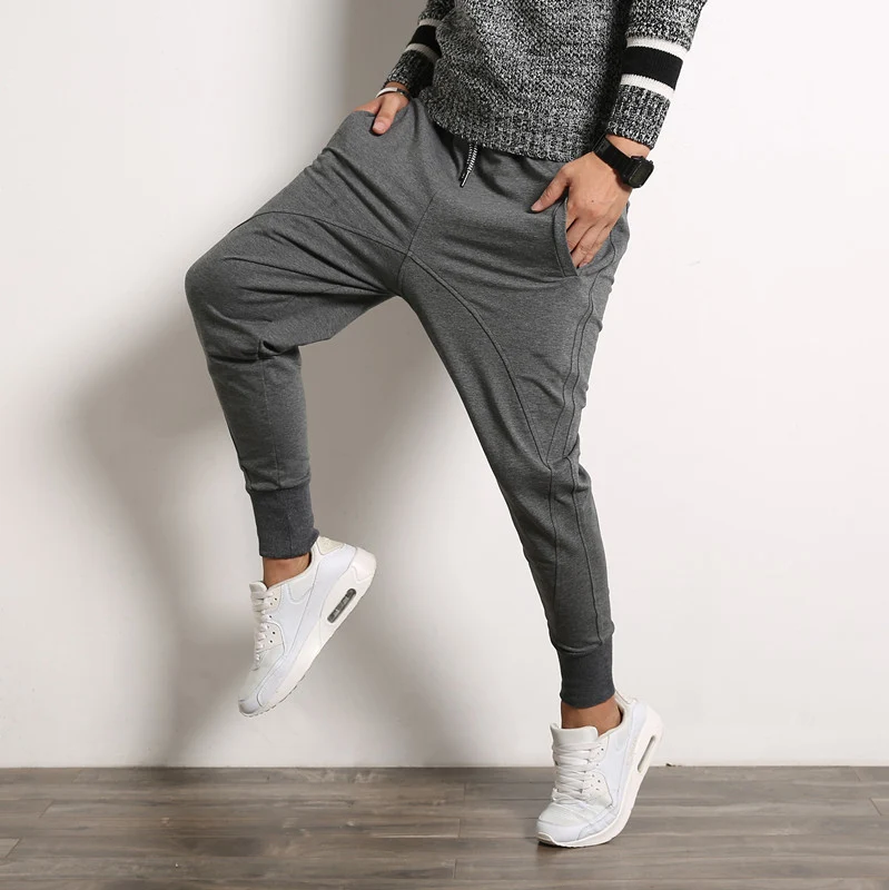 Herren lockere Harem-Jogginghose mit tiefem Schritt, schmal zulaufenden Bündchen und Kordelzug Nord Taschen