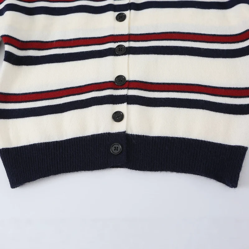 Damen Gestreifte Strickjacke mit Knopfleiste und geripptem Saum Nord Taschen