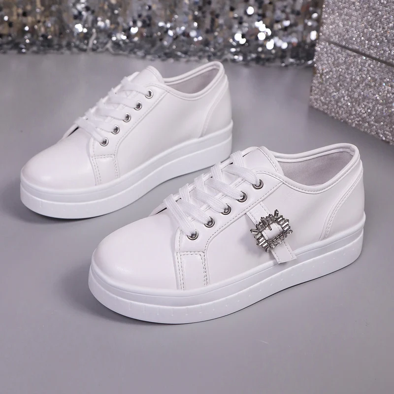 Damen modische Plateausneakers aus hochwertigem mit dekorativem Kristallbesatz