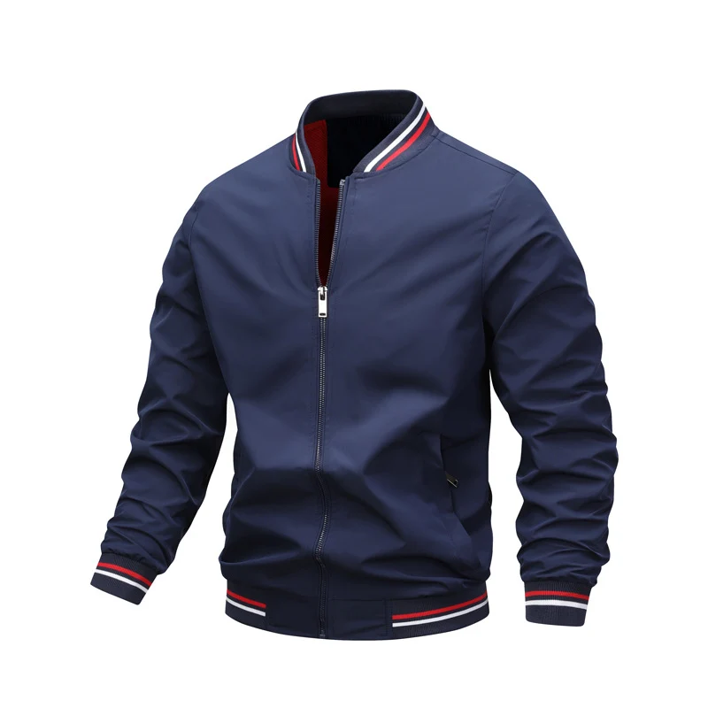 Herren Leichter Bomberblouson aus technischem Nylon mit gestreiften Rippbündchen und kontrastiertem Innenfutter Nord Taschen
