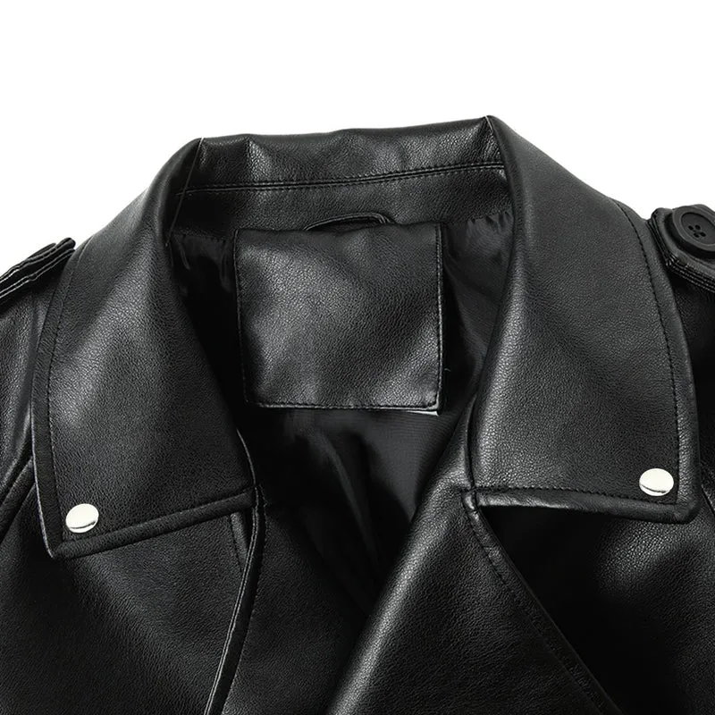 Damen Cropped Biker‑Trench aus weichem Kunstleder mit Schulterriegeln und Schnallenmanschetten Nord Taschen