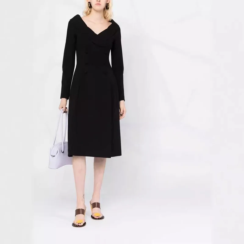 Damen Maxikleid im Mantel‑Look mit Carmenkragen und Doppelreihe Nord Taschen