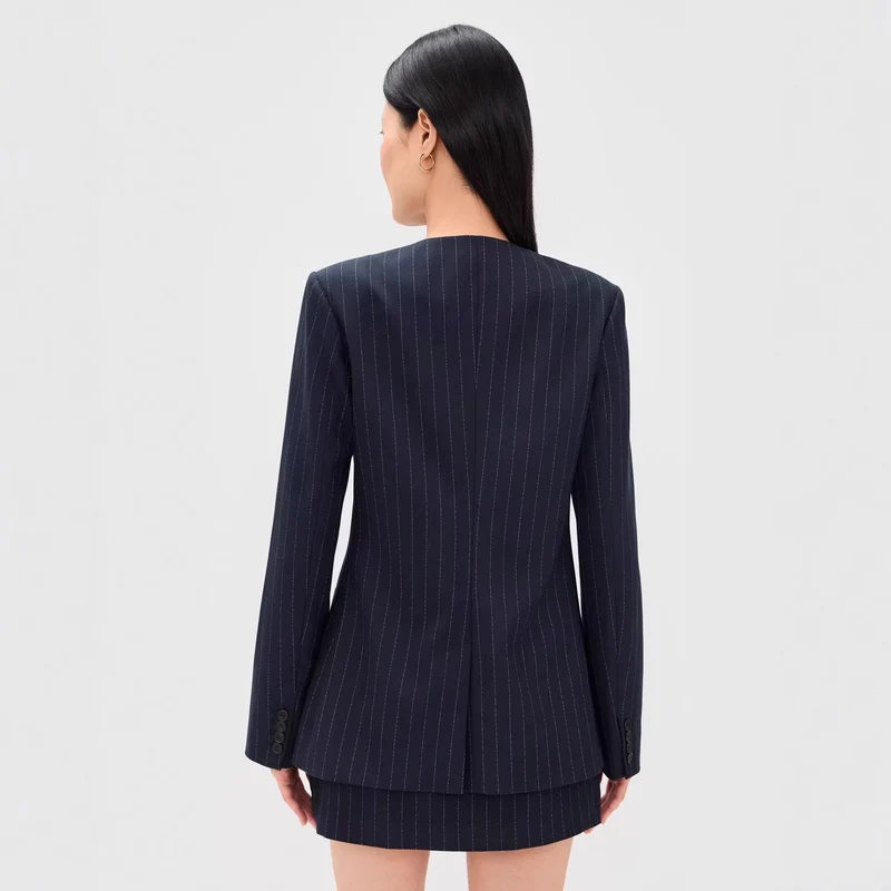 Damen Zweiteiliges Nadelstreifen-Tailoring-Set mit kragenlosem Blazer und hochgeschnittenem Minirock Nord Taschen