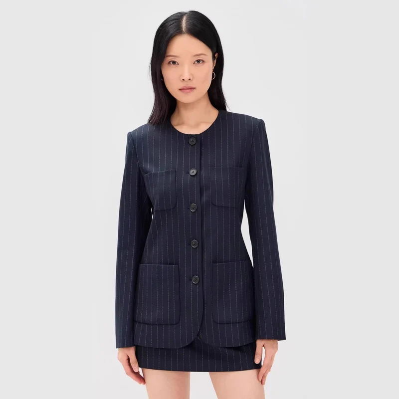 Damen Zweiteiliges Nadelstreifen-Tailoring-Set mit kragenlosem Blazer und hochgeschnittenem Minirock Nord Taschen