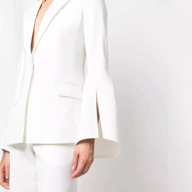 Damen Zweiteiliger Tailoring-Anzug mit tailliertem Einreiher und ausgestellten Ärmelabschlüssen Nord Taschen