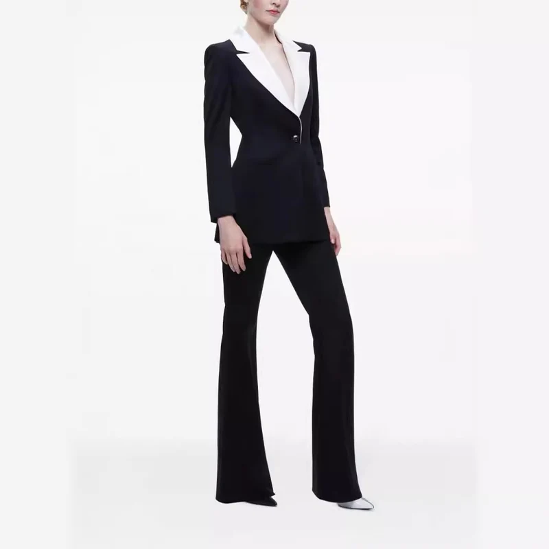 Damen Elegantes Zweiteiliges Smokingset mit kontrastierendem Schalkragen und ausgestellter Schlaghose Nord Taschen