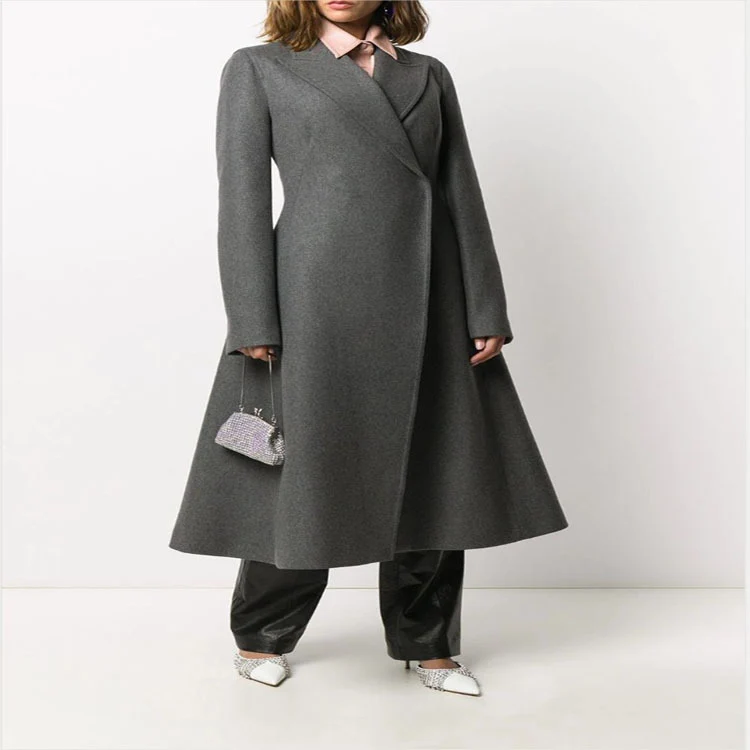 Damen Taillierter A-Linien Mantel mit asymmetrischer Einreihe und schwingendem Rock Nord Taschen
