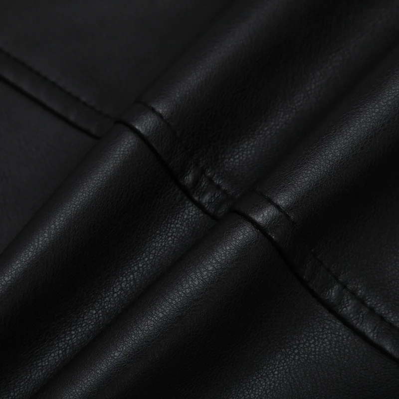 Damen Kurzjacke aus Kunstleder mit Rundhals, Druckknopfverschluss und Pattentaschen Nord Taschen