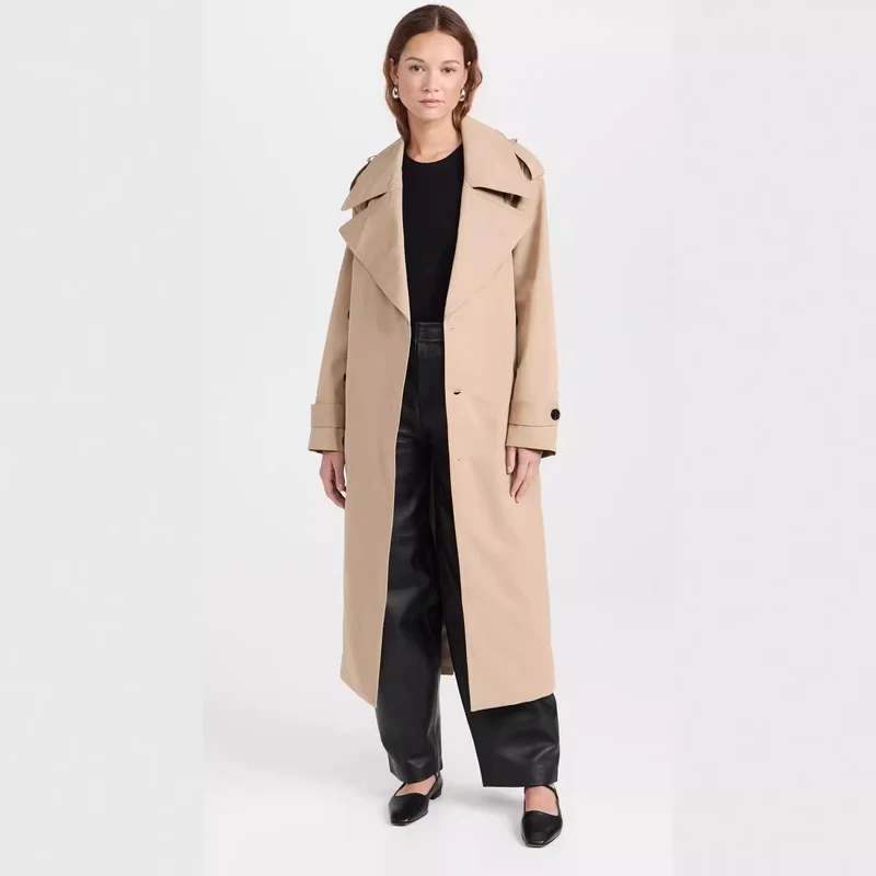 Damen Langer Trenchcoat aus Baumwollmix mit doppelreihiger Knopfleiste, Taillengürtel und Schulterklappen Nord Taschen