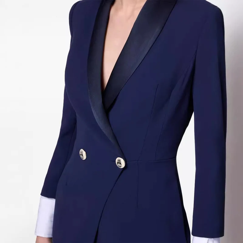 Damen Schlankes Smoking-Blazerkleid in Maxilänge mit Satinrevers und Wickeloptik Nord Taschen