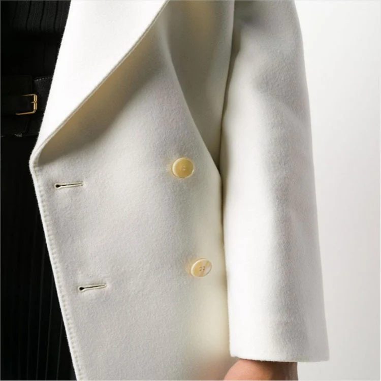 Damen Schlanker Zweireihiger Wollmix‑Longmantel mit Schalkragen, Goldknopf‑Detail und Pattentaschen Nord Taschen