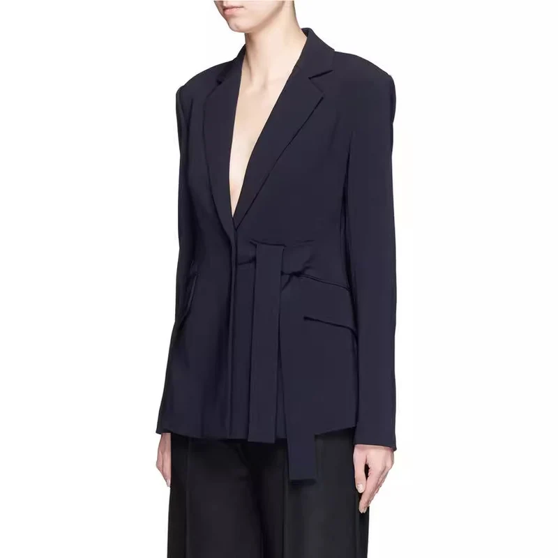 Damen Schalkragen-Wickelblazer mit seitlicher Knotenbindung und Pattentaschen Nord Taschen