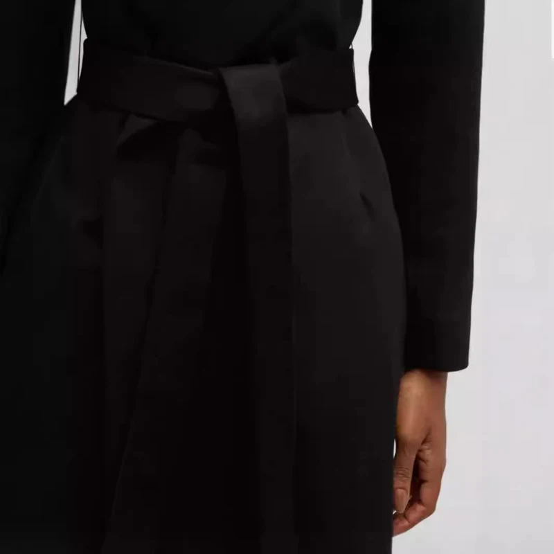 Damen Einreihiger Midilanger Mantel im Clean-Cut mit Taillengürtel und dezenter Pattentasche Nord Taschen