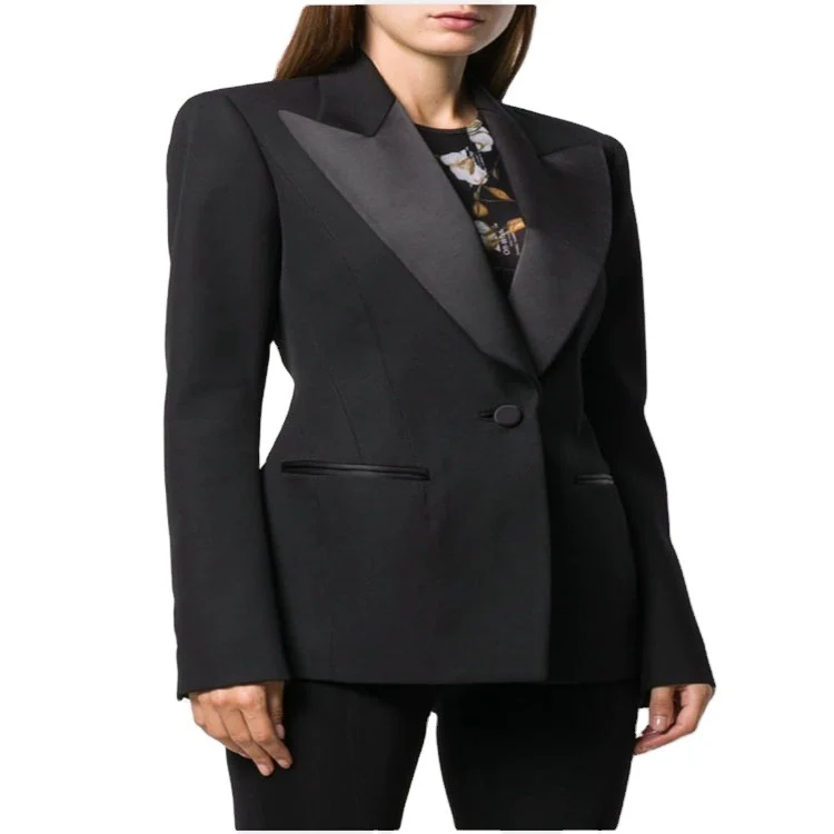 Damen Tailliertes Smoking-Blazerjackett mit Satin-Schalkragen und präzisem Tailoring Nord Taschen