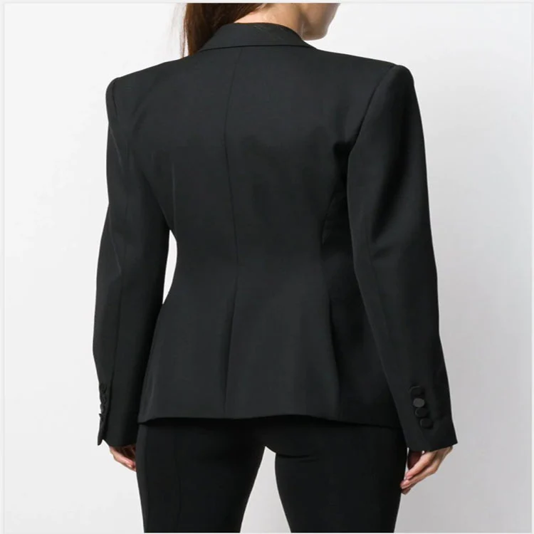 Damen Tailliertes Smoking-Blazerjackett mit Satin-Schalkragen und präzisem Tailoring Nord Taschen
