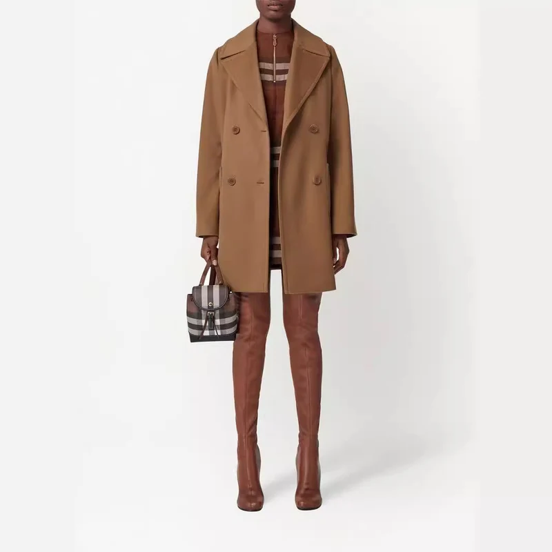 Damen Kurzmantel im minimalistischen Doppelreiher aus Wollmix mit weitem Revers Nord Taschen
