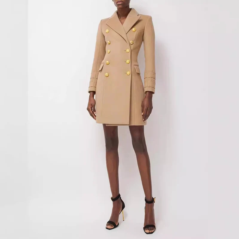 Damen Kurzmantel im Blazerkleid‑Stil mit strukturierter Taillierung und goldenen Zierknöpfen Nord Taschen
