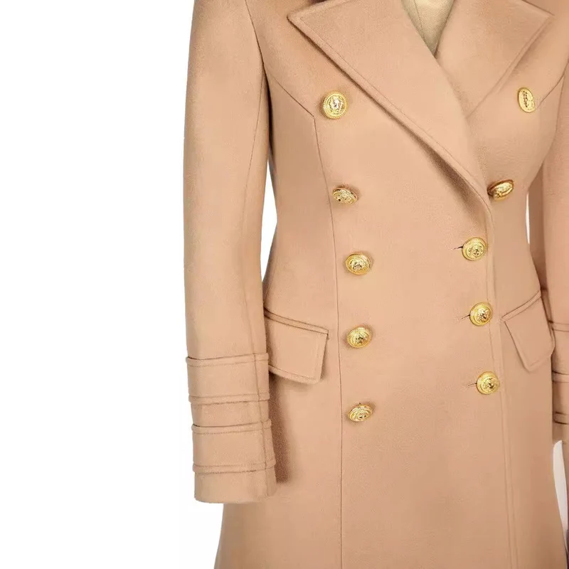 Damen Kurzmantel im Blazerkleid‑Stil mit strukturierter Taillierung und goldenen Zierknöpfen Nord Taschen