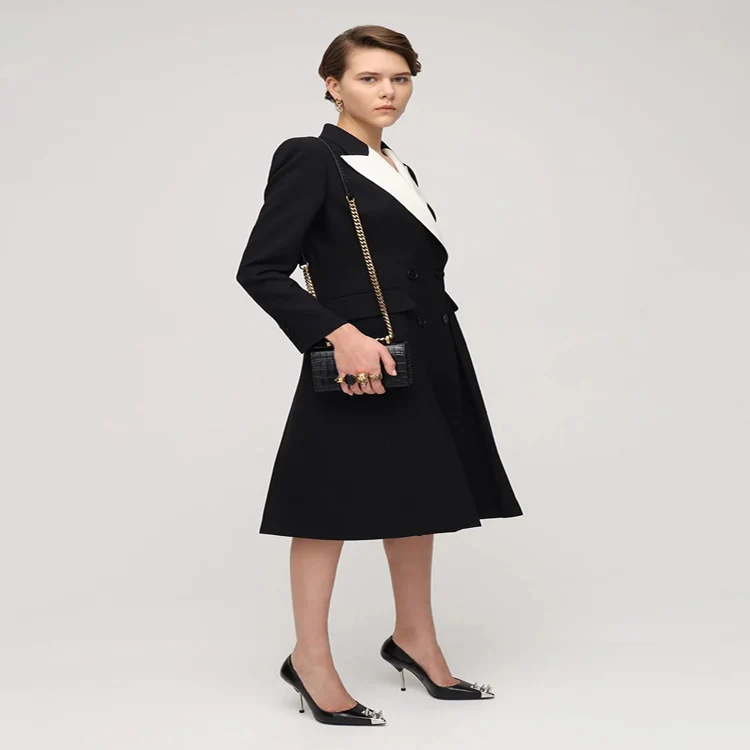 Damen tailliertes Blazerkleid‑Mantel mit kontrastierendem Schalkragen und ausgestelltem Rockteil Nord Taschen