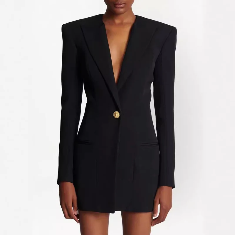 Damen kurzes Blazerkleid im minimalistischen Tailoring mit betonter Schulter und Ein-Knopf‑Verschluss Nord Taschen