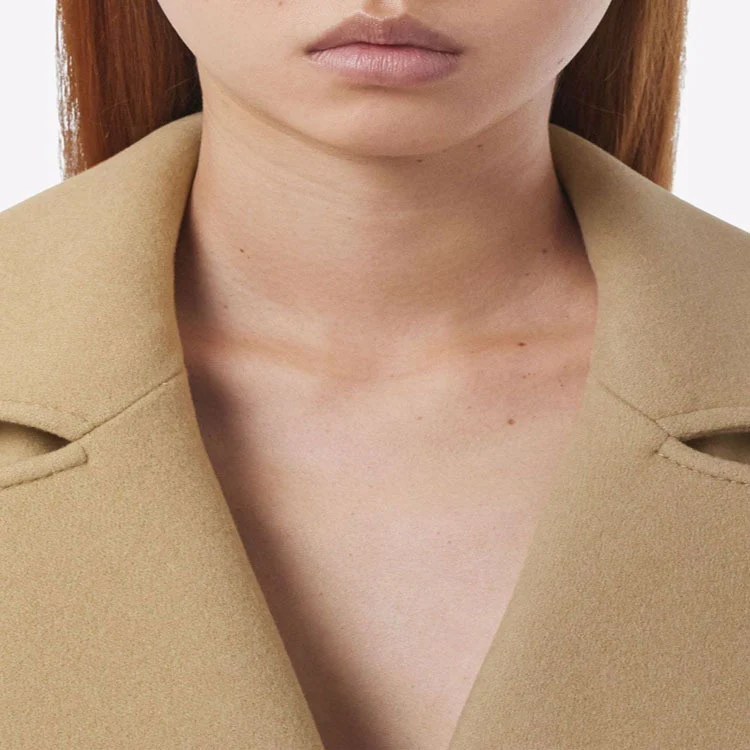 Damen Midilanger Wollmix-Longcoat mit doppelter Schulterpasse, Pattentaschen und dezenter Taillierung Nord Taschen