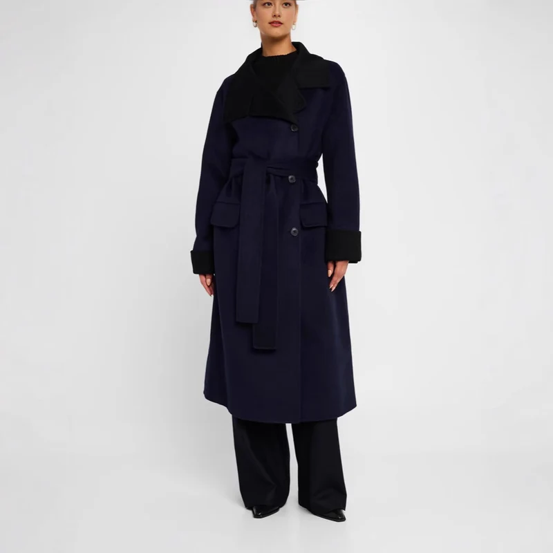 Damen Taillierter Wollmix-Mantel mit Bindegürtel, kontrastiertem Revers und Pattentaschen Nord Taschen
