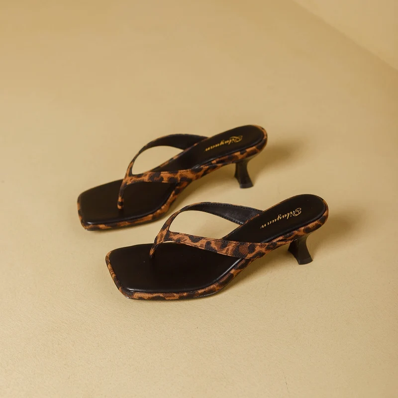 Damen modische Flip-Flops mit geschmackvollem Punktedesign und elegantem Absatz
