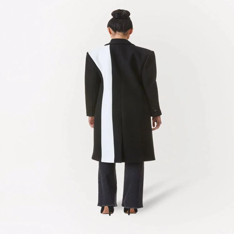 Damen Taillierter Midi‑Longcoat im Clean‑Tailoring mit kontrastiertem Innenfutter und Schalkragen Nord Taschen