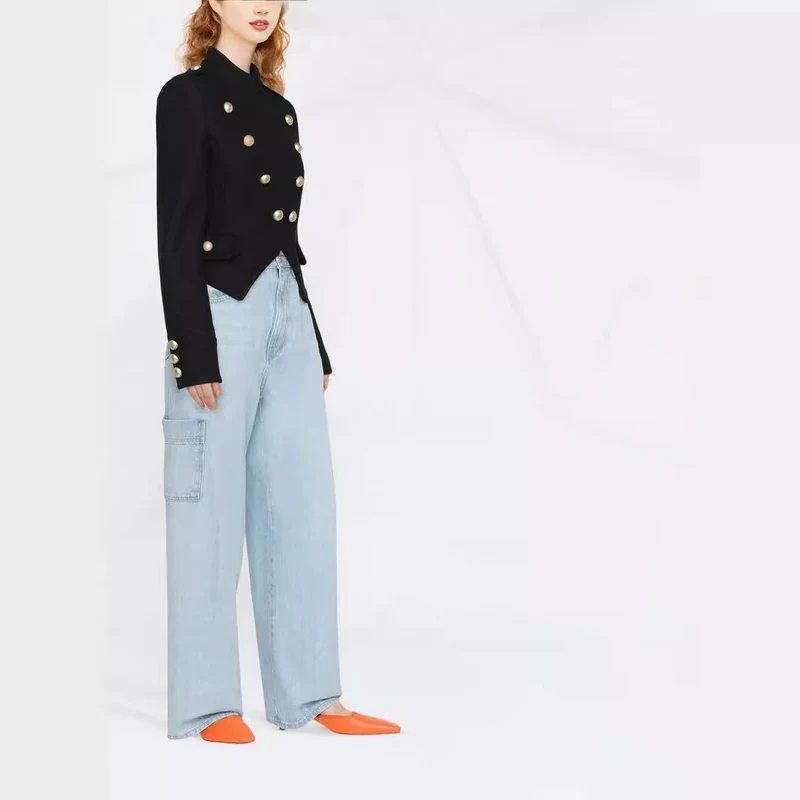 Damen Taillierter Kurzer Military‑Blazer mit Zierknöpfen und Stehkragen Nord Taschen