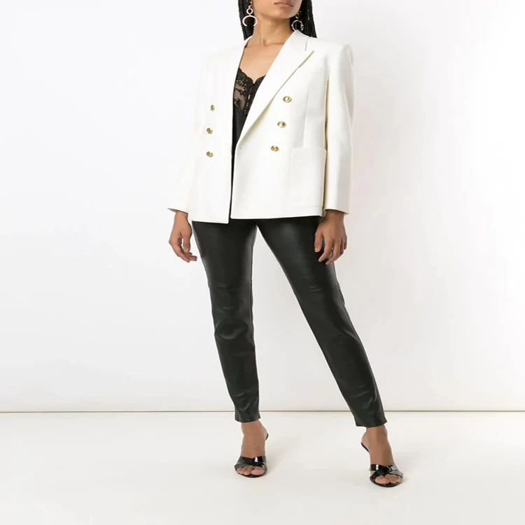 Damen Boxy-Zweireiher-Blazer im Clean-Tailoring mit strukturierten Schultern Nord Taschen