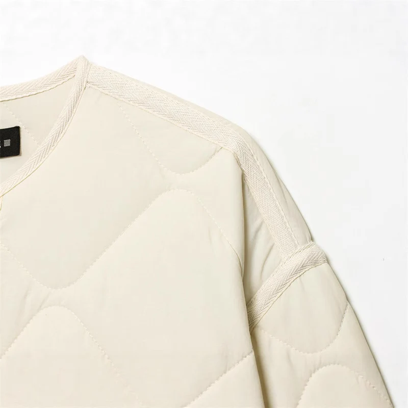 Damen Gesteppte Oversize‑Steppjacke mit Rundhalsausschnitt, aufgesetzten Taschen und Knopfleiste Nord Taschen