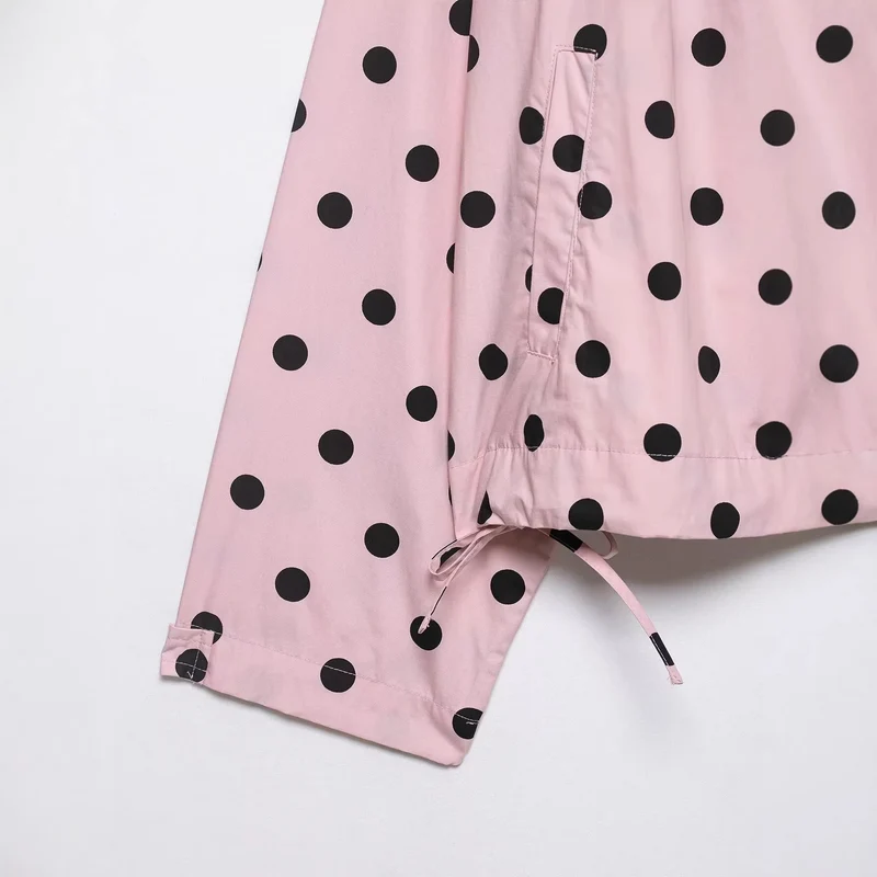 Damen Leichte kurz geschnittene Freizeit-Blousonjacke mit Stehkragen, Tunnelzug und großen Pattentaschen Nord Taschen