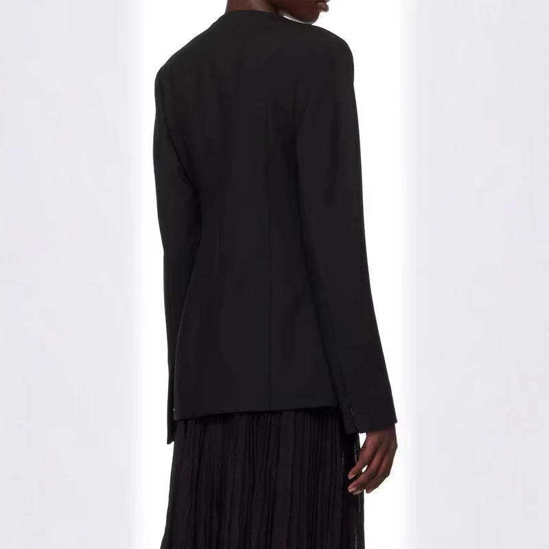 Damen taillierter Einreiher-Blazer mit Rundhalsausschnitt, verdeckter Knopfleiste und Pattentaschen Nord Taschen
