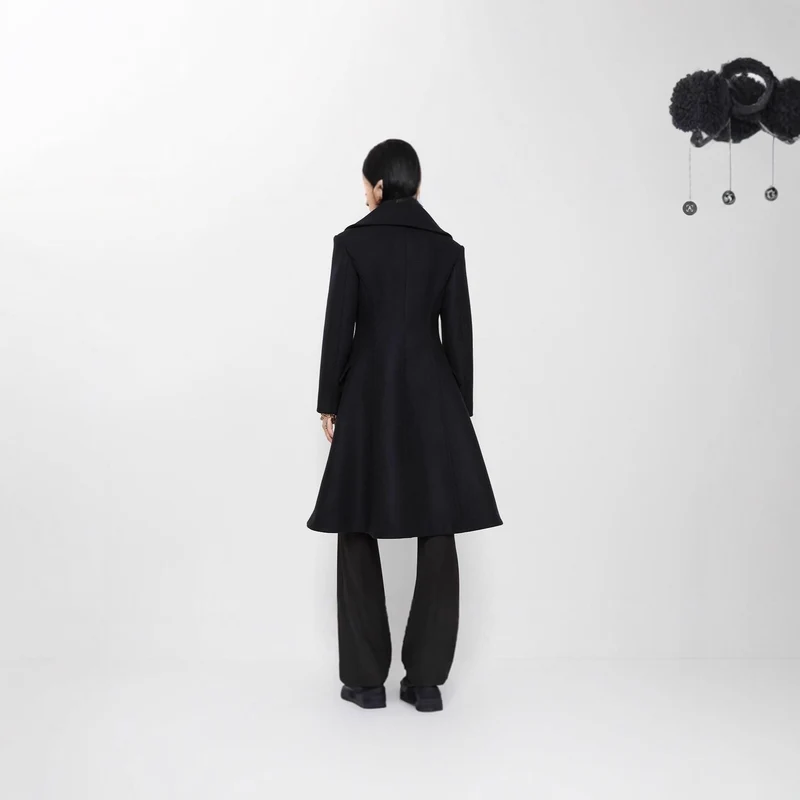 Damen Taillierter Doppelreiher-Wollmantel mit weitem Schalkragen und ausgestelltem Saum Nord Taschen
