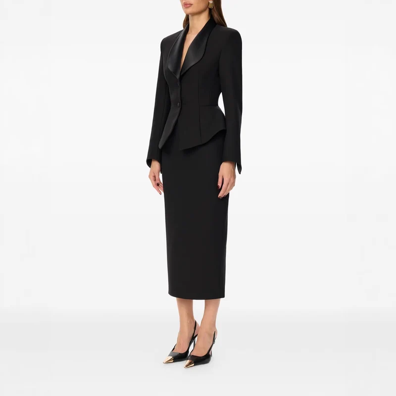 Damen Taillierter Blazer mit Schößchen Satin‑Schalkragen und schlanker Silhouette Nord Taschen